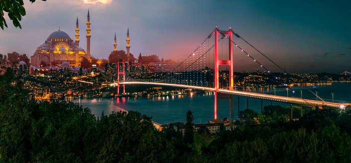 Artania -Istanbul bei Nacht, Türkei