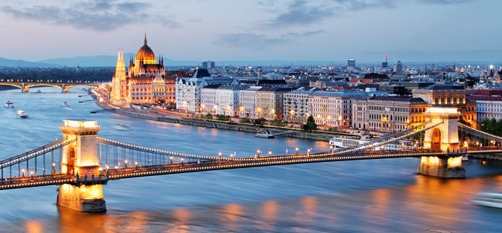 A-Silver -Dämmerung in Budapest an der Donau, Ungarn