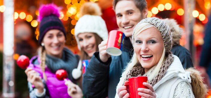 Adora -Geselliges Glühweintrinken auf dem Weihnachtsmarkt