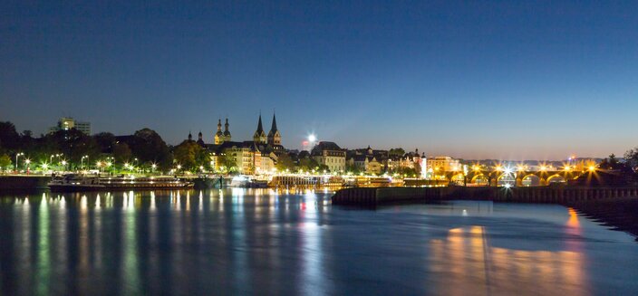 Alena -Koblenz bei Nacht