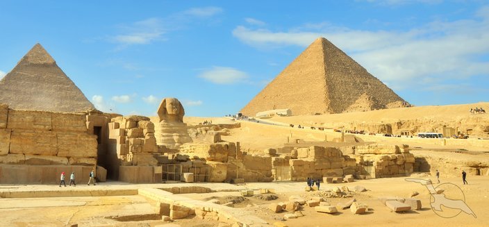 Amadea -Sphinx Statue vor den Pyramiden von Gizeh in Ägypten