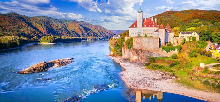 Amina -Schloss Schönbühel