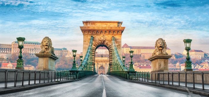 Anna Katharina -Freiheitsbrücke in Budapest, Ungarn