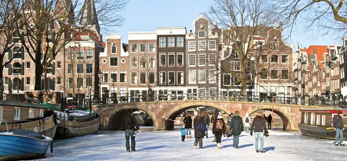 Anna Katharina -zugefrorene Grachten in Amsterdam, Niederlande