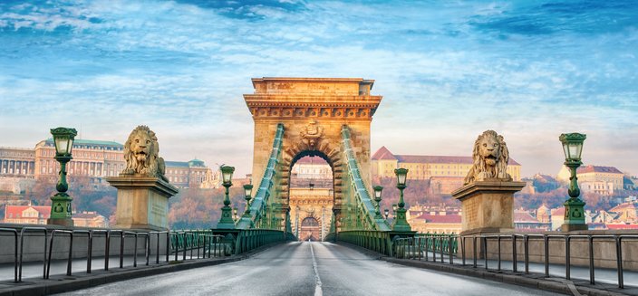 Annika -Freiheitsbrücke in Budapest, Ungarn