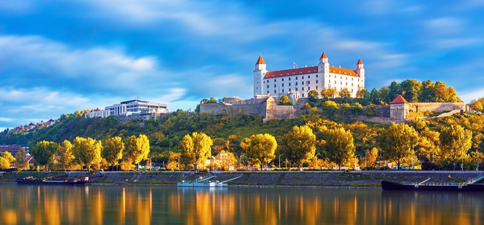 Ariana -Blick auf die Burg Bratislava, Slowakei