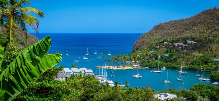 Artania -Blick auf die Marigot Bucht, St. Lucia