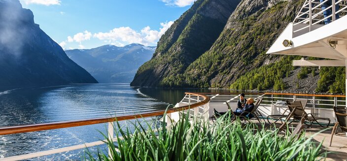 Artania -MS Artania im Geiranger Fjord