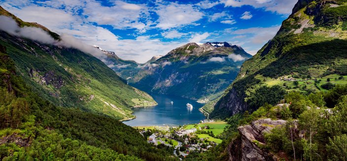 Artania -Panorama von Geiranger, Norwegen