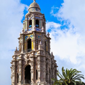 Glockenturm im Balboa Park San Diegos, USA