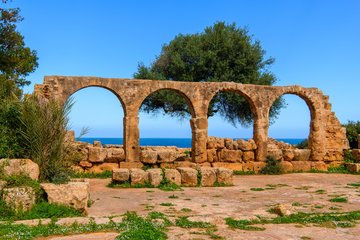 Christliche Ruinen die zum UNESCO-Weltkulturerbe gehören in Tipaza, Algerien