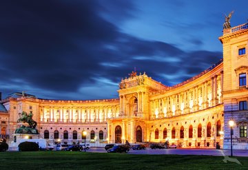 Alte Hofburg in Wien bei Nacht, Österreich