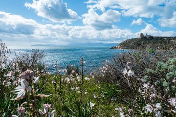 Capo Sant Elia Leuchtturm in Cagliari auf Sardinien, Italien