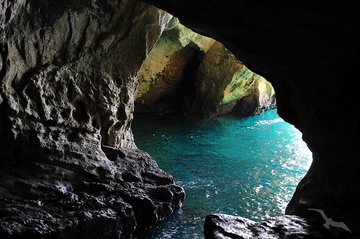 Wasser in einem Höhlensystem