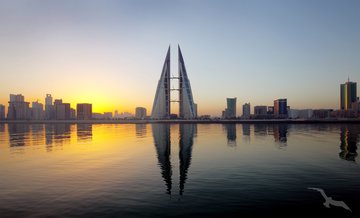 Skyline von Manama mit World Trade Center, Bahrain