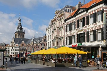 Altstadt von Nijmegen mit Stevenskirche, Niederlande