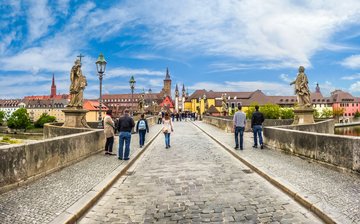 Die Alte Mainbrücke in Würzburg, Deutschland