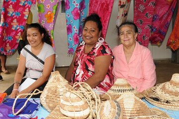 Traditionell gekleidete Frau aus Tonga