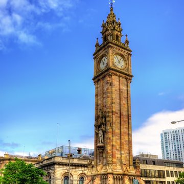 Der Albert Memorial Clock Tower in Belfast, Irland