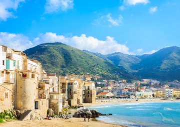 Küste von Cefalu in Sizilien, Italien
