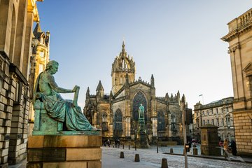 Statue an der Royal Mile in Edinburgh