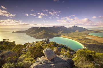 Luftansicht Wineglass Bay, Tasmanien, Australien