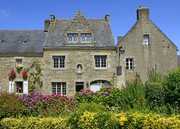 Granit-Haus im Dorf Locronan, Frankreich
