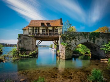 Gebrochene Brücke in Vernon, Frankreich