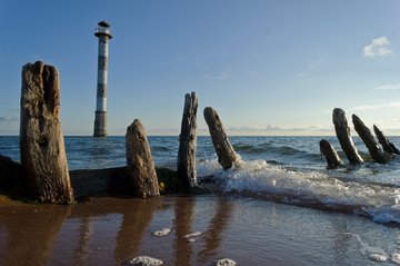 Blick auf den Leuchtturm Kiipsaare an der Halbinsel Harilai auf Saaremaa, Estland