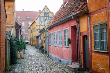 Gasse in der Altstadt von Helsingor, Dänemark