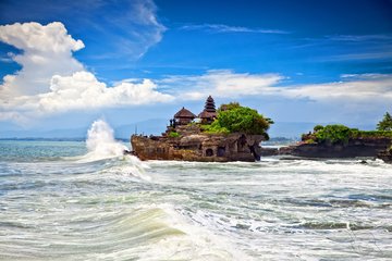 Tanah Lot Tempel an der Küste Balis, Indonesien