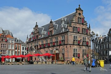 De Waag Gebäude und Marktplatz in Nijmegen, Niederlande