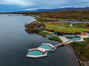 Eskifjördur, Naturbäder Vök