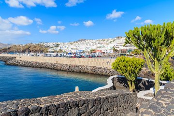 Hafen von Puerto del Carmen, Lanzarote, Kanaren, Spanien