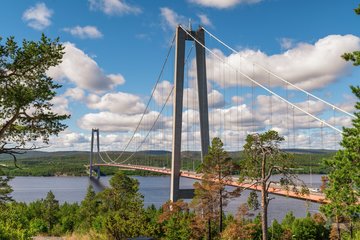 High Coast Bridge - Hängebrücke über den Fluss Ångermanälven, Schweden