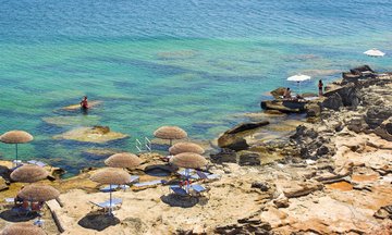 Bucht von Kalithea auf der Insel Rhodos, Griechenland
