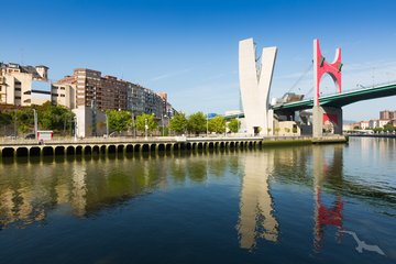 Am Fluss Nervión in Bilbao