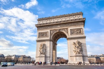 Der Triumphbogen Arc De Triomphe in Paris, Frankreich