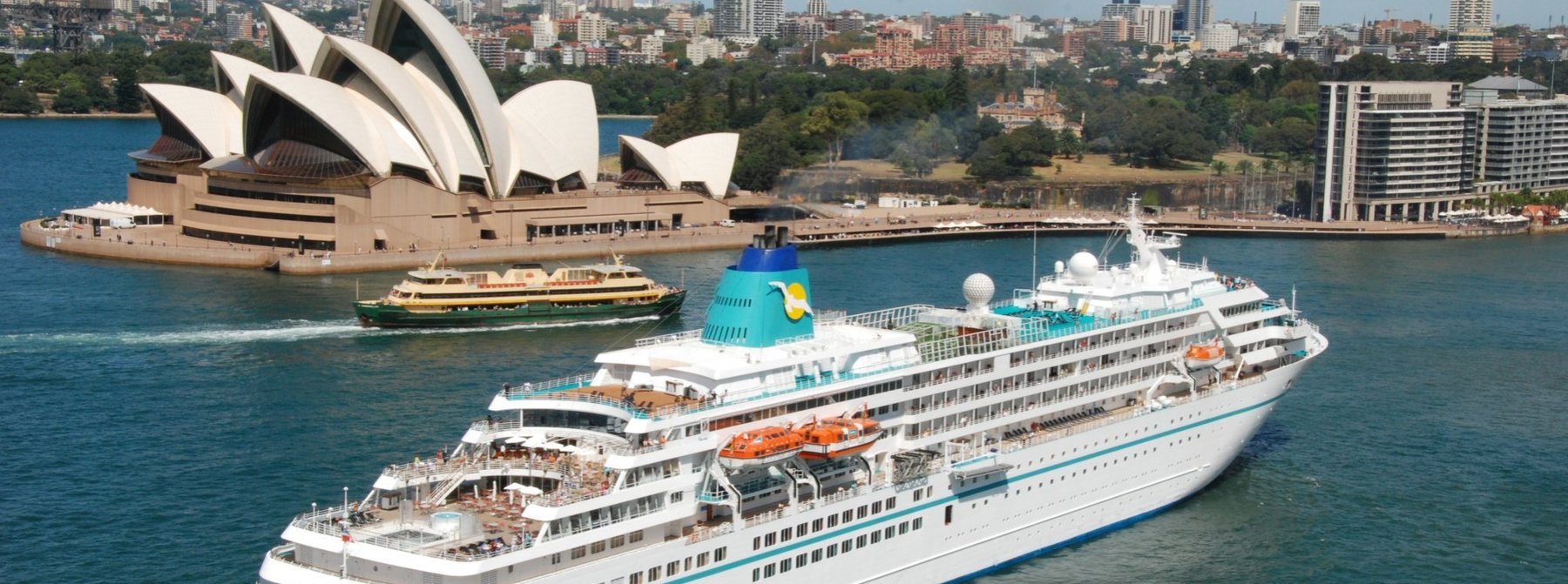 MS Amadea im Hafen von Sydney, Australien