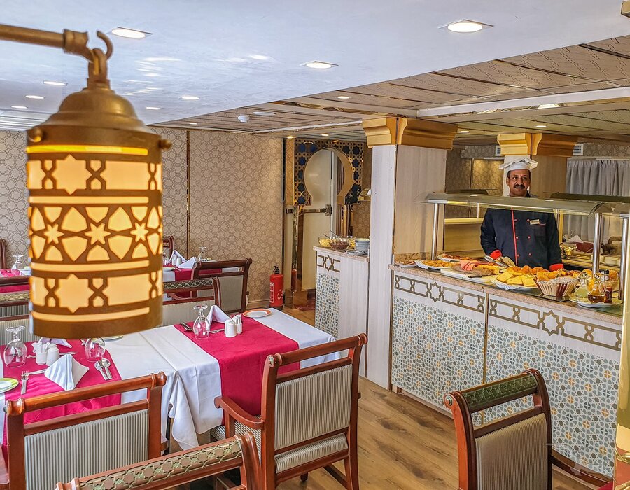 Club Vision First Class, Restaurant