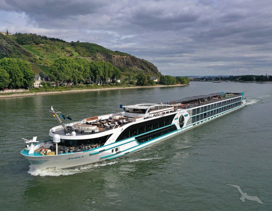 MS Annika auf dem Rhein