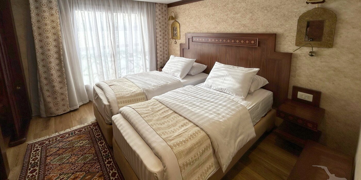 Club Vision, First Class