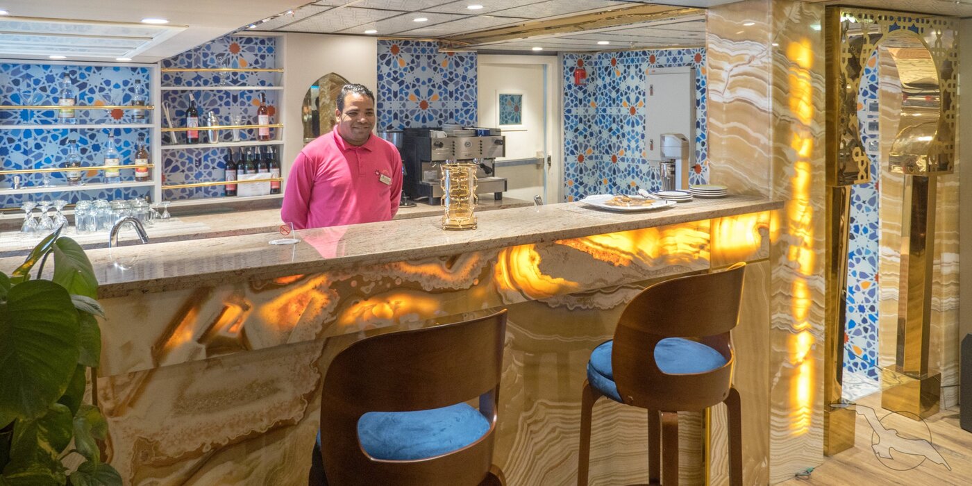 Club Vision First Class, Lounge/Bar