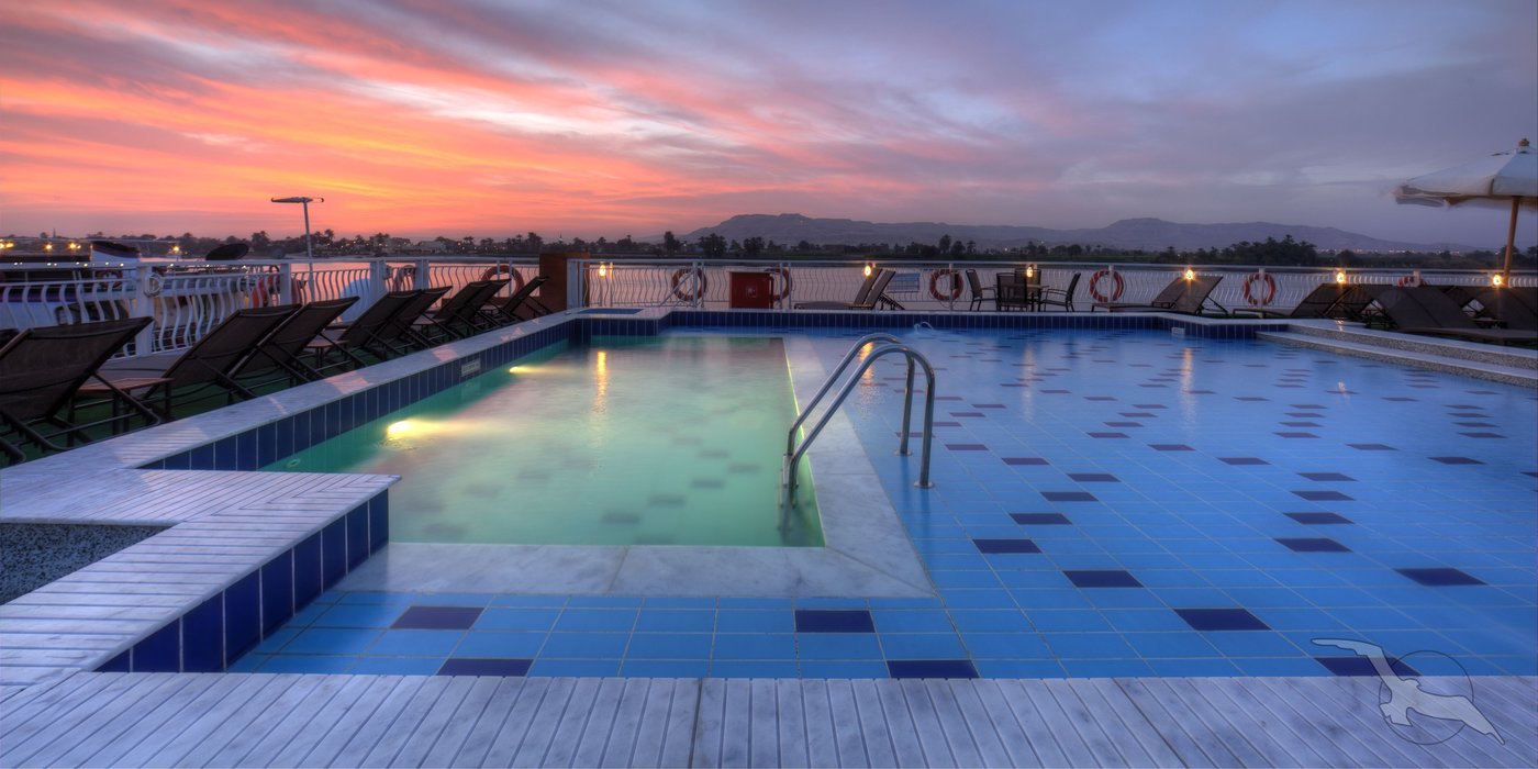 Poolanlage auf dem Nilschiff MS Steigenberger Minerva