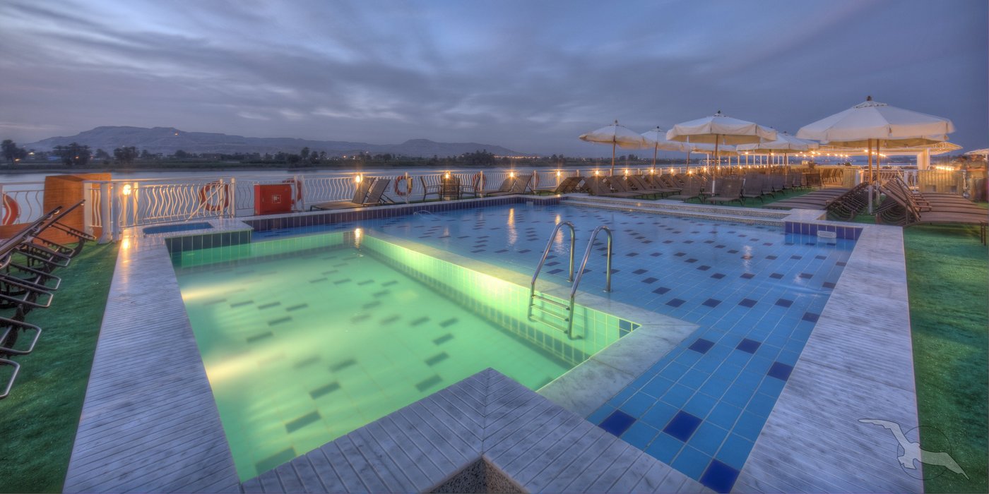 Pool auf dem Nilschiff MS Steigenberger Legacy