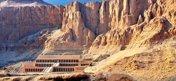 Blick von oben auf den Totentempel der Hatschepsut in &Auml;gypten