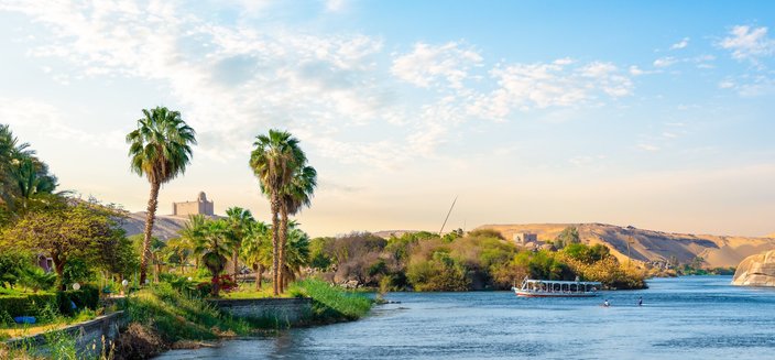 Ufer am Nil bei Assuan, Ägypten