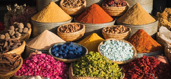 Gew&uuml;rze auf einem Markt, Marokko