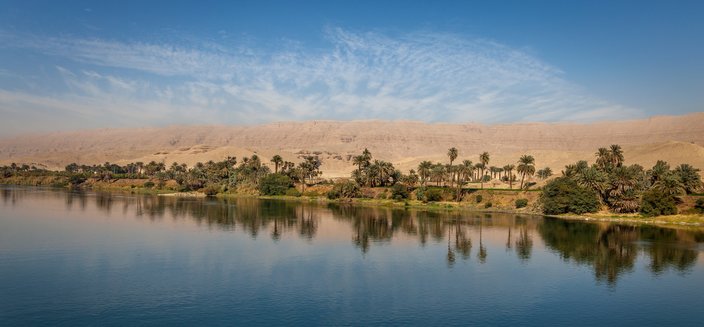 Nilpanorama mit idyllischer Nillandschaft in Ägypten